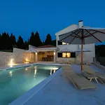 Villa Mikic *