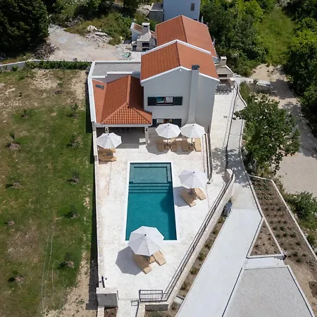 Mikic Villa