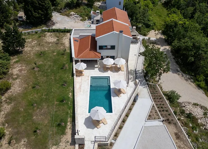 Mikic Villa